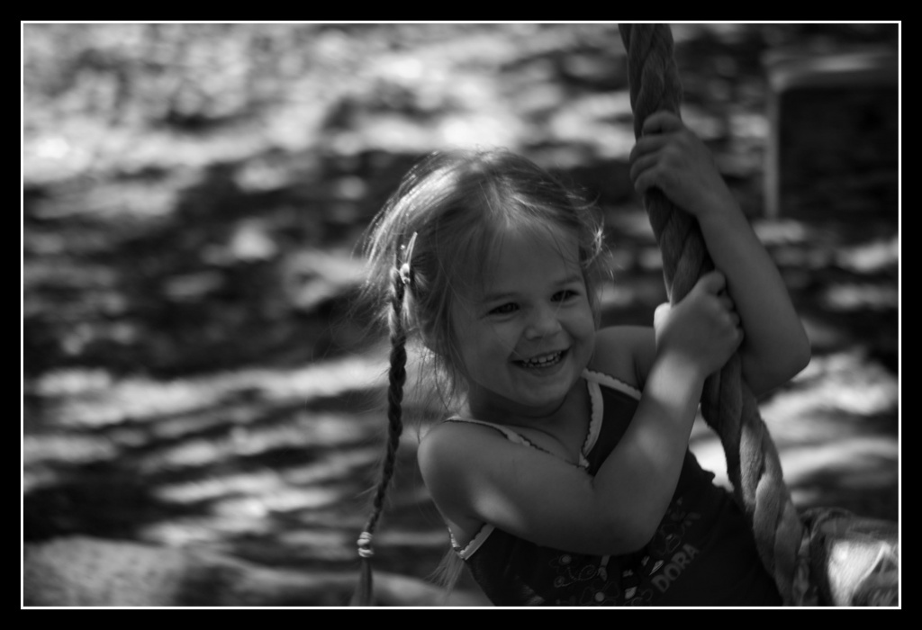Luna playing